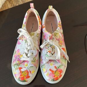 J/Slides NYC  sneakers